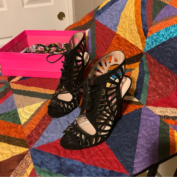 Betsey Johnson Shoes - Beautiful evening shoes black with touches of bling.